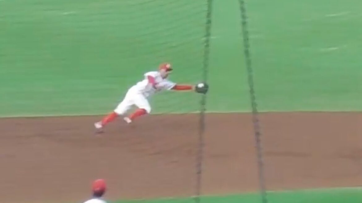 エリア61！矢野雅哉の網、横っ飛びで安打阻止！2024年8月3日