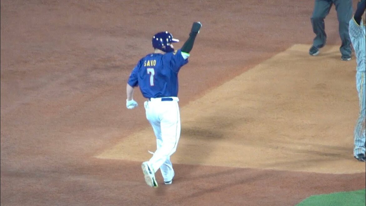渾身のガッツポーズ！佐野恵太がタイムリーで勝ち越し！連敗ストップへチームは逆転に成功！！2024/08/03 横浜DeNAベイスターズ