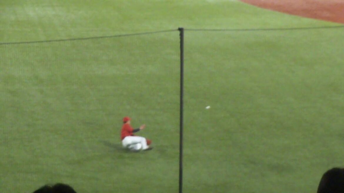 広島 堂林翔太 ナイスプレー　ヤクルト vs 広島　2024年7月28日(日) 神宮球場