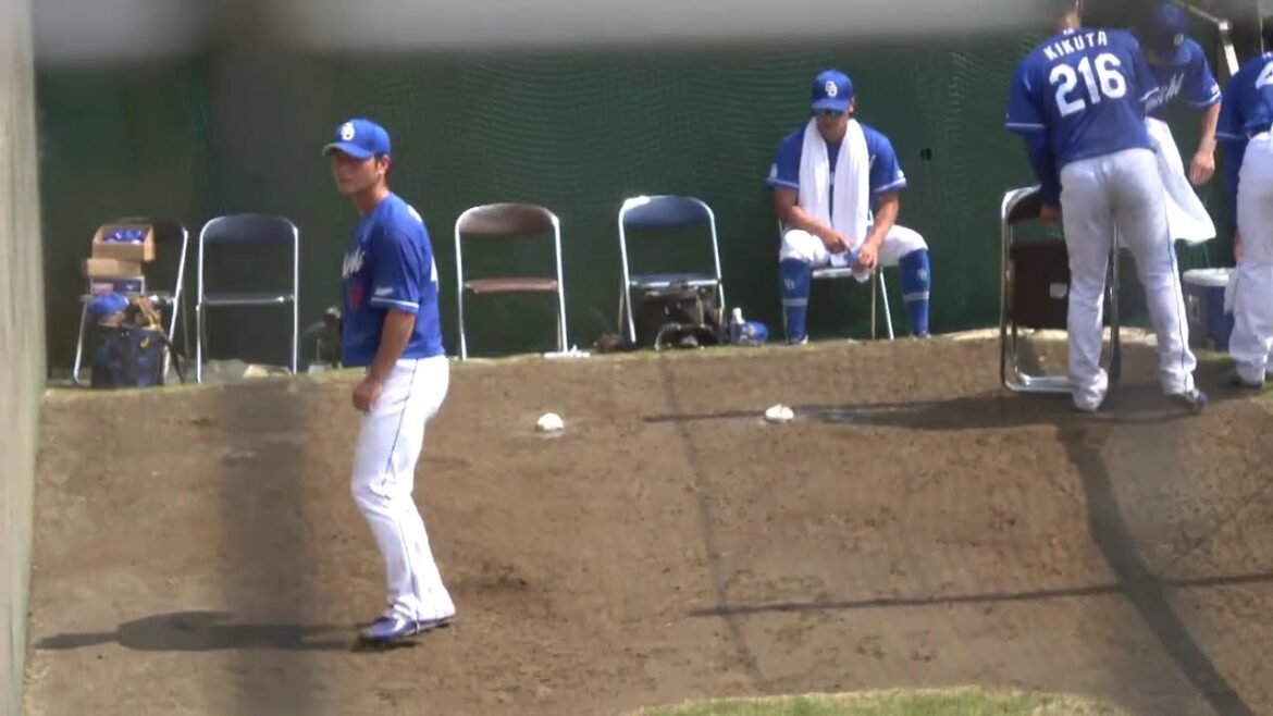 愛鷹球場のブルペンで投球練習する中日ドラゴンズ 砂田毅樹投手 森博人投手・土生翔太投手・加藤竜馬投手・石川翔投手・菊田翔友投手の姿も 2024/8/2