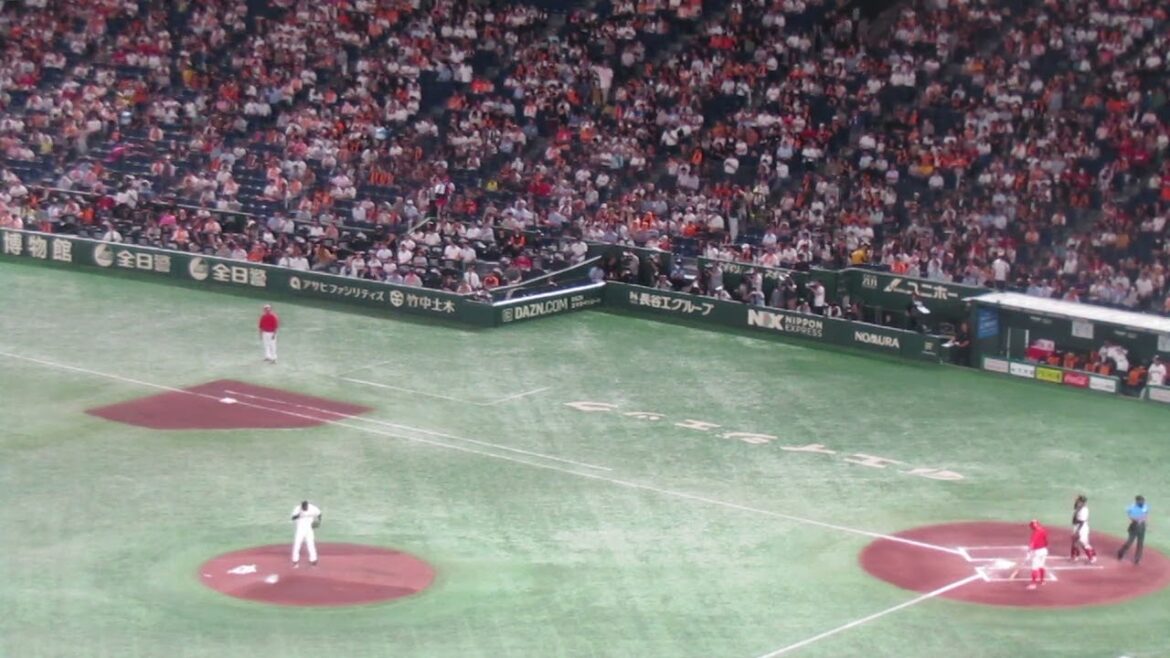 菊池涼介にピッチャー強襲打たれる山﨑伊織（ 読売ジャイアンツ対 広島カープ 2024年8月6日）