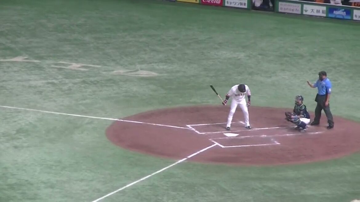 丸佳浩を打ち取る星知弥（2024年8月3日読売ジャイアンツ対ヤクルトスワローズ）