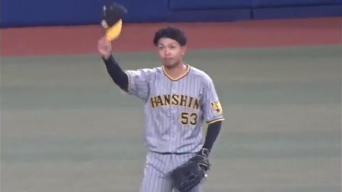 同点となるタイムリーヒットを放ちファンの声援に応える島田海吏