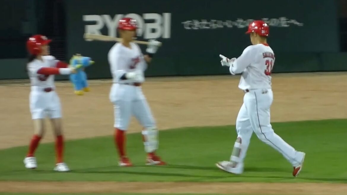 打った瞬間、確信の当たり！絶好調坂倉将吾がライトに第7号ソロホームラン！2024年8月12日