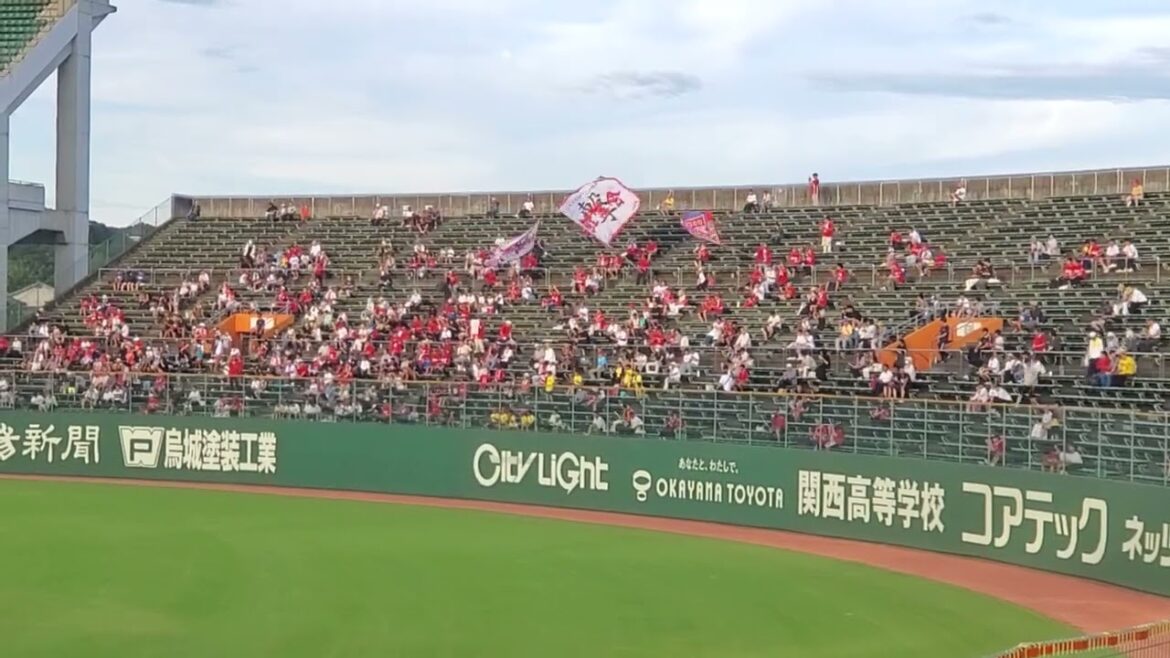 20240726　応援団が来てるけど少ない…　広島東洋ｶｰﾌﾟ　2回表　攻撃前の3連@岡山･倉敷ﾏｽｶｯﾄｽﾀｼﾞｱﾑ［ｳｴｽﾀﾝ･ﾘｰｸﾞ 2軍戦］外野ﾗｲﾄ