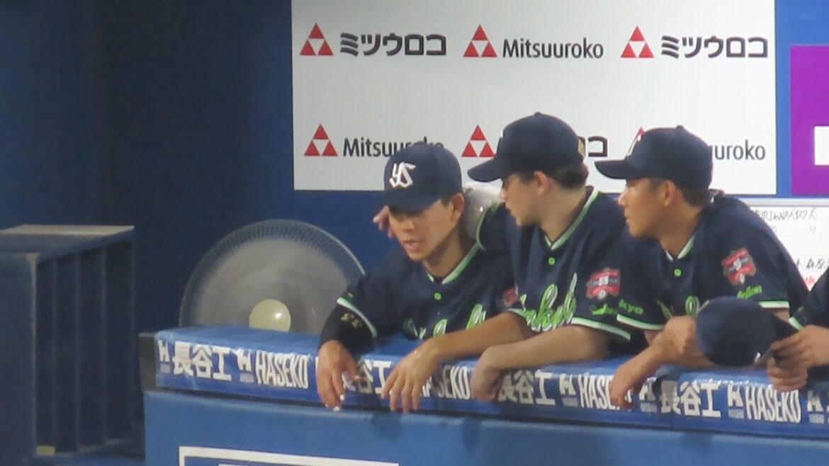 【隣で見つめる奥川】木澤尚文、肘のアイシングで内山壮真を冷やしてあげる