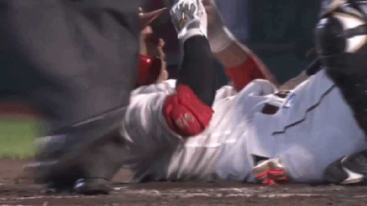 日本ハム山﨑福也が危険球退場に！