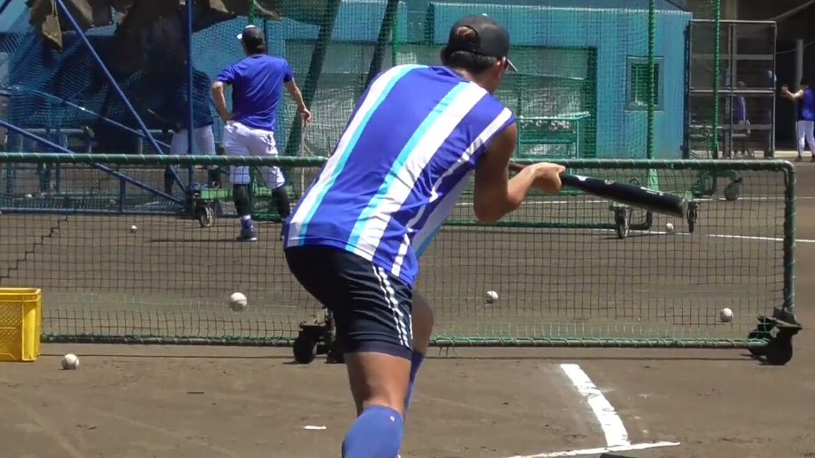2024年8月 DOCK OF BAYSTARS YOKOSUKA 大田 泰示 選手のバント練習