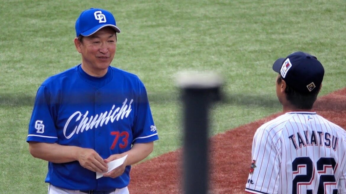 乱闘騒ぎから一夜明け、穏やかなメンバー表交換の立浪監督・高津監督！直前にはつば九郎とドアラに花束贈呈も！2024/08/14 中日ドラゴンズ×東京ヤクルトスワローズ