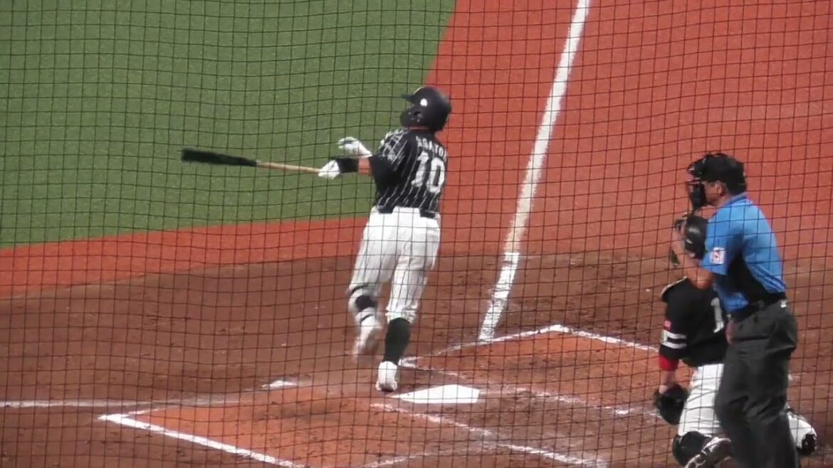 【🥳3回裏 佐藤龍世 レフトへのヒットで出塁 】 ベルーナドーム 西武vsソフトバンク 2024/08/15 【🥳3回裏 佐藤龍世 レフトへのヒットで出塁 】 ベルーナドーム 西武vsソフトバンク 2024/08/15