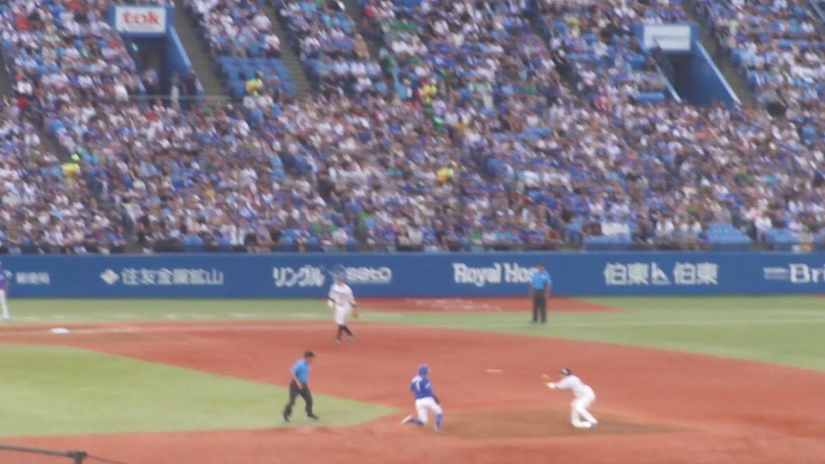 ヤクルト 松本直樹 盗塁阻止でナイスプレー三振ゲッツー　岡林勇希は盗塁失敗　ヤクルト vs 中日　2024年8月14日(水) 神宮球場