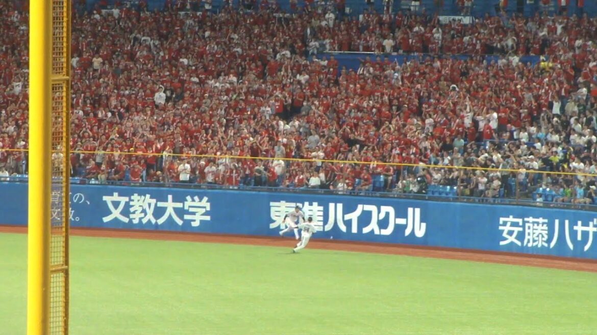 広島 菊池涼介 ツーベースヒット　ヤクルト vs 広島　2024年8月17日(土) 神宮球場
