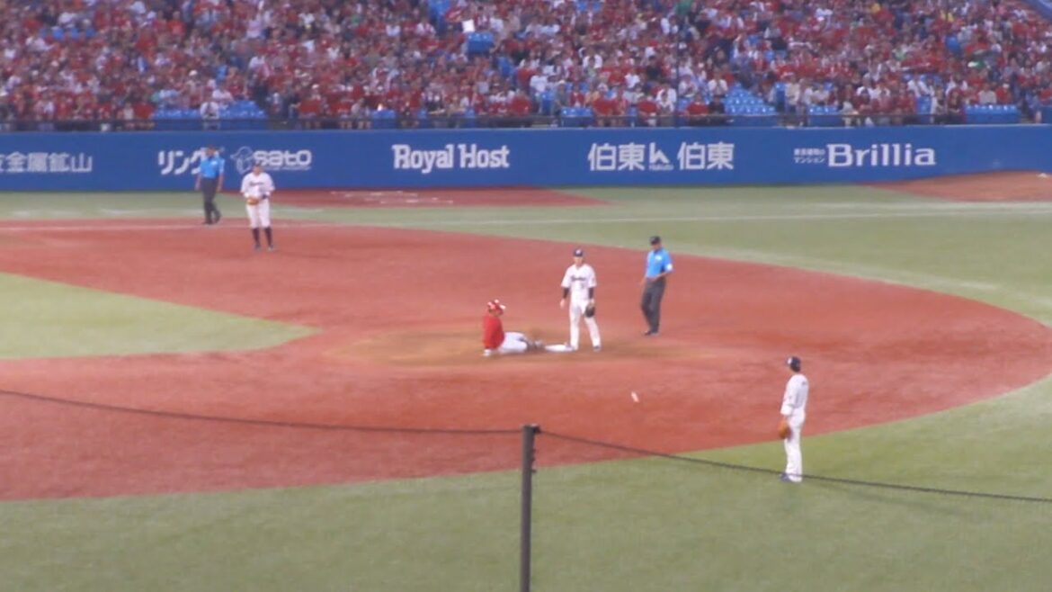 広島 石原貴規 3打席連続2塁打　ヤクルト vs 広島　2024年8月18日(日) 神宮球場