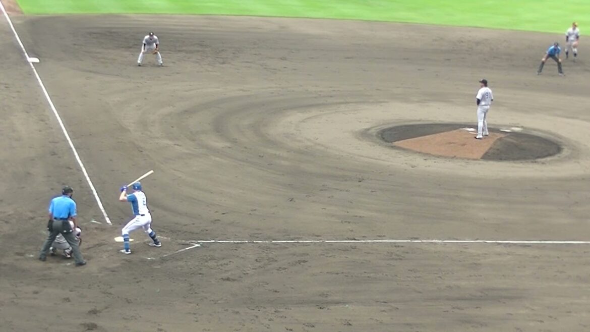 スティーブンソンをサードフライに打ち取る堀田賢慎（2024年6月25日 北海道日本ハムファイターズ対 読売ジャイアンツ）