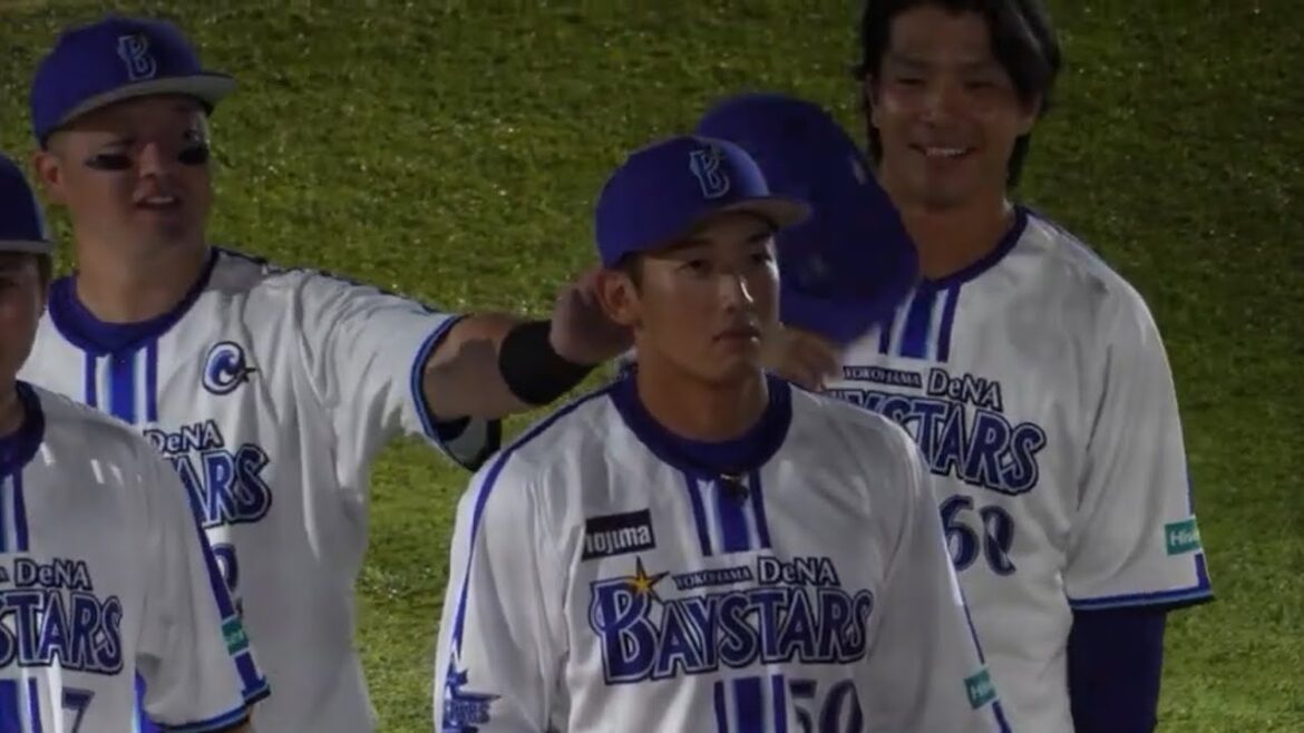 勝利後の歌最中、優等生(山本祐大）にヤンキー(知野、牧）が絡む場面を目撃した（2024.8.20/横浜スタジアム）