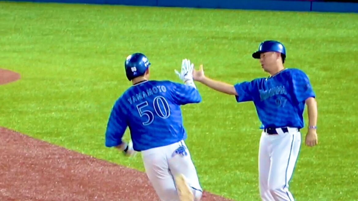 プーさん全力疾走の内野安打から山本祐大の同点２ランホームラン！ 横浜DeNAベイスターズ 2024/8/23