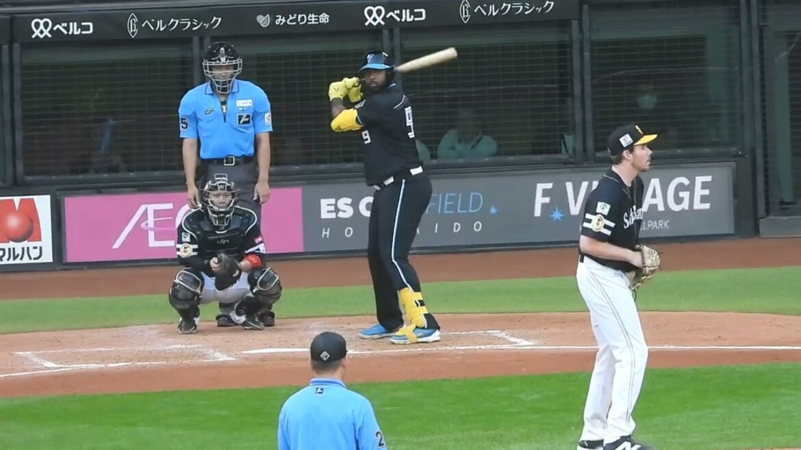 レイエスの超高速怪力打撃！！　北海道日本ハムファイターズ