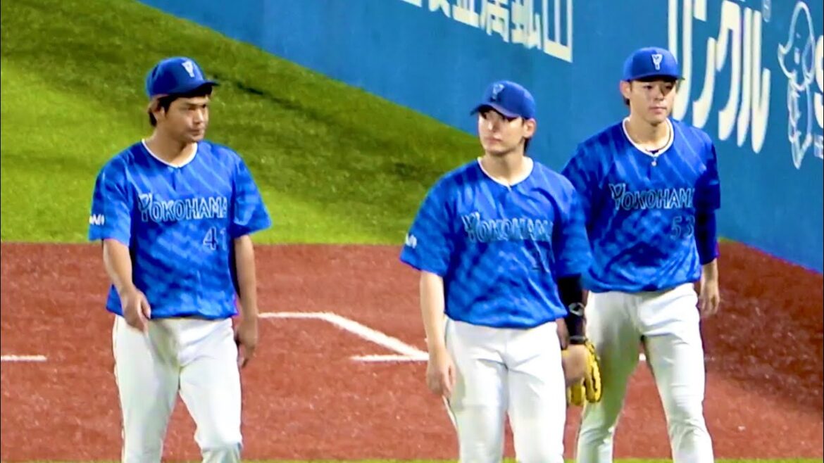 試合終了後、帰路に着くイケメン3人！ 佐々木千隼、坂本裕哉、中川颯！ 横浜DeNAベイスターズ 2024/8/24