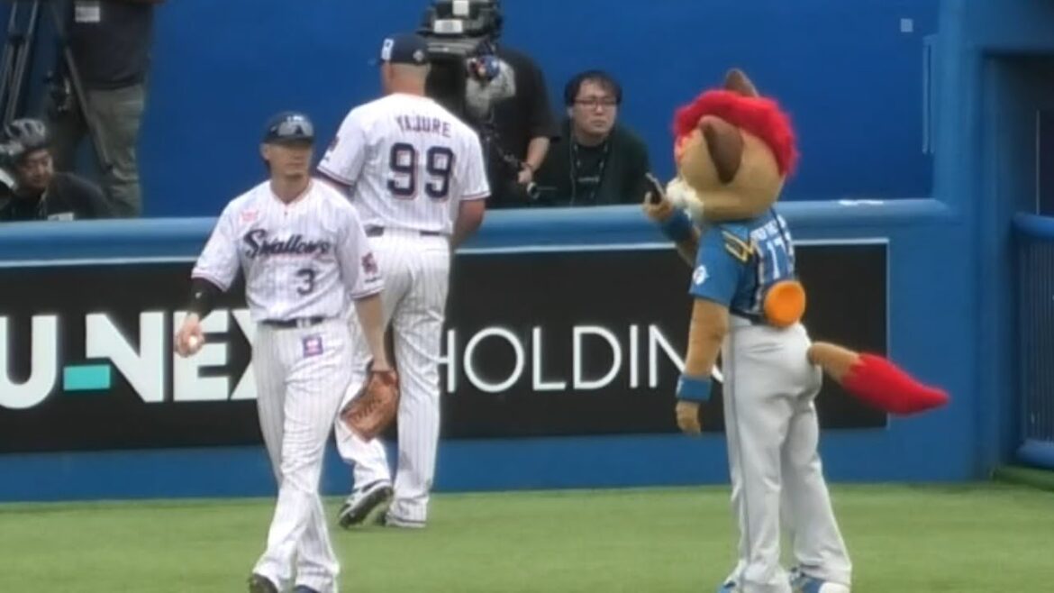 フレップ、今日も西川遥輝とふれあう 20240609