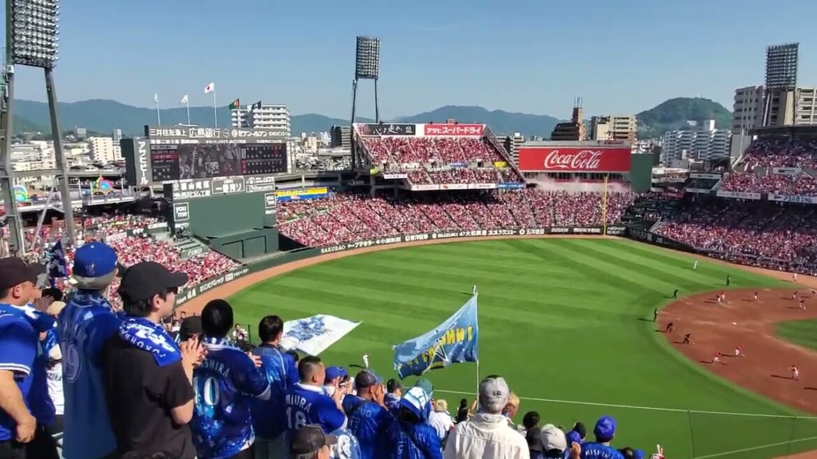 20240504　横浜DeNAﾍﾞｲｽﾀｰｽﾞ　8回表　攻撃前の3連@MAZDA Zoom-Zoom ｽﾀｼﾞｱﾑ広島･ﾋﾞｼﾞﾀｰﾊﾟﾌｫｰﾏﾝｽ
