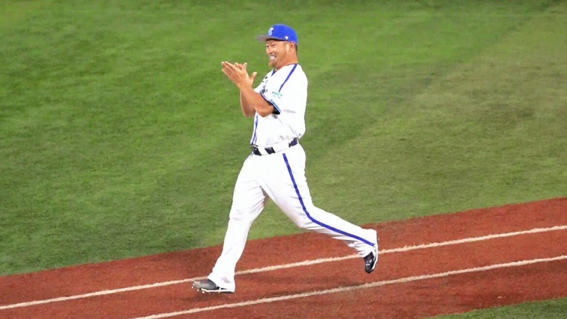 勝利のハイタッチにヤバい人が走って乱入してくる！佐野・知野が大爆笑！森唯斗がブルペンから爆走！森原締めて3連勝！2024/08/28 横浜DeNAベイスターズ