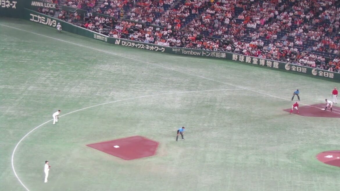 門脇誠→吉川尚輝→岡本和真でダブルプレー完成（ 読売ジャイアンツ 対 広島カープ 2024年8月22日）