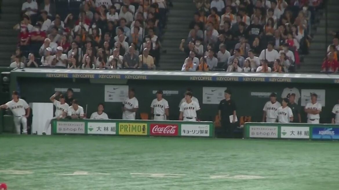 吉川尚輝 ヒットで二塁でアウト？ベンチはセーフやろリアクション＜読売ジャイアンツ 対 広島カープ 2024年8月21日＞
