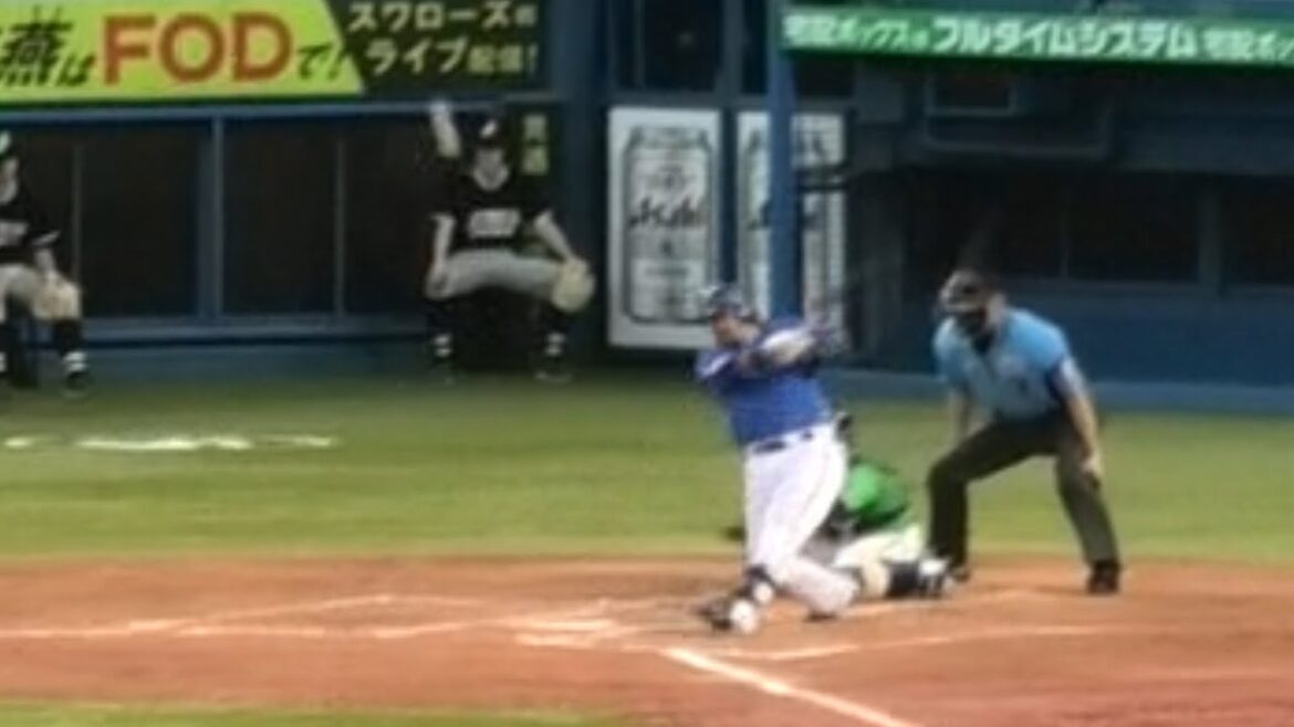 De 宮﨑敏郎、10号3ランホームラン