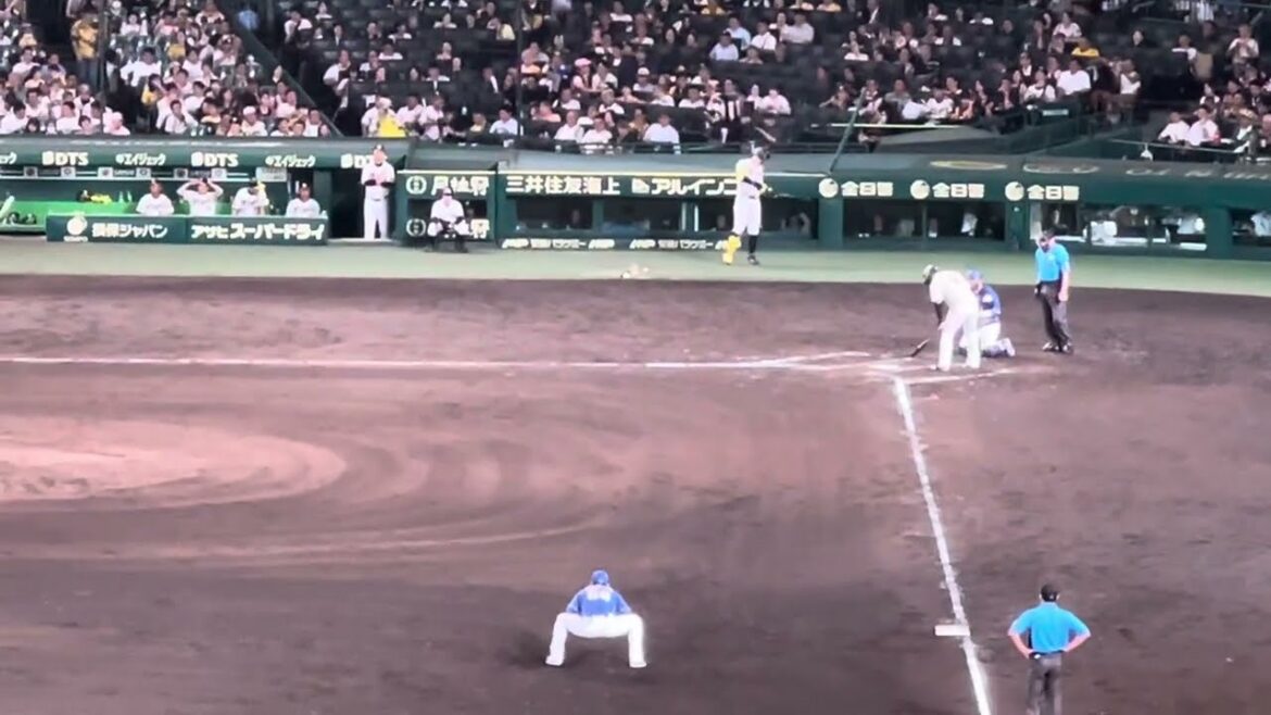 【中日 細川またも後逸！】  #阪神 #大山悠輔  選手3塁まで到達！