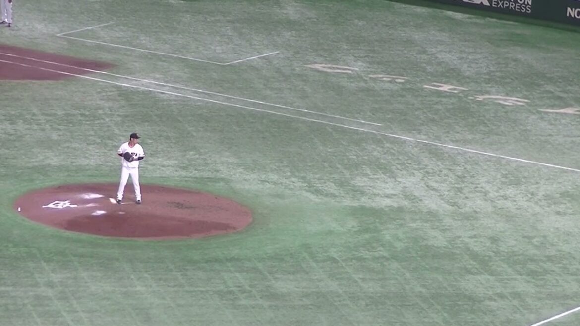 會澤翼の内野ゴロ サード坂本勇人ショート門脇誠に任せるため無理せずスルー（2024年8月20日 読売ジャイアンツ 対 広島カープ）