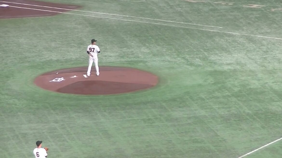 宮本丈を見逃し三振にとる井上温大（2024年8月3日読売ジャイアンツ対ヤクルトスワローズ）