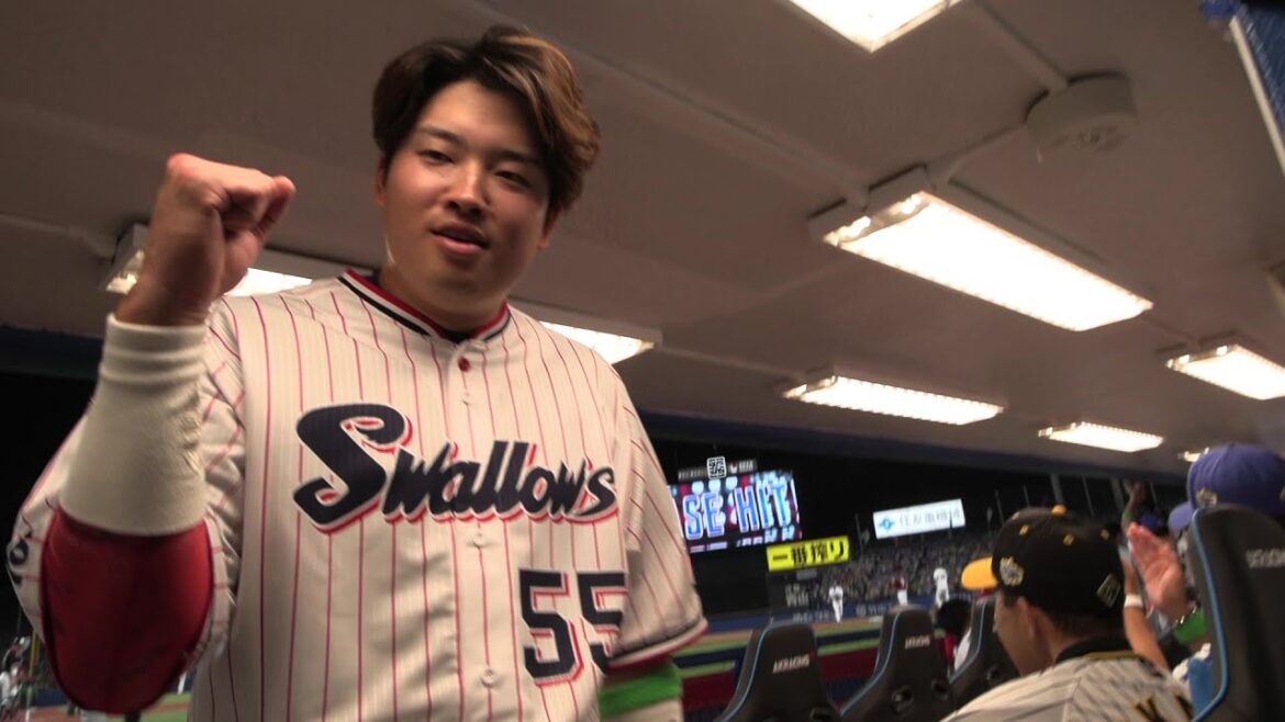 【インサイド】5回裏、村上宗隆選手のホームランで盛り上がるセ・リーグベンチ - マイナビオールスターゲーム2024・第2戦-