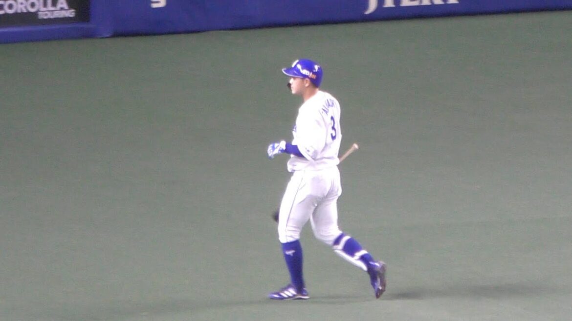 空振り三振後の高橋周平【中日ドラゴンズ 2021年プロ野球】