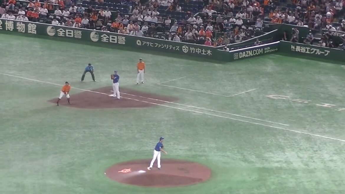 浅野翔吾ヒットで盛り上がるが岸田行倫をダブルプレーに打ち取る岩嵜翔（2024年8月23日 読売ジャイアンツ 対 中日ドラゴンズ）