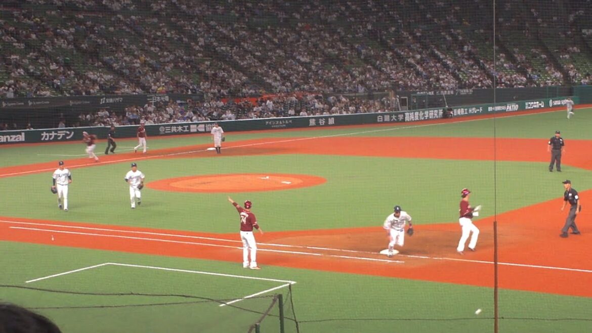 西武 杉山遙希 悪送球でタイムリーエラー 本日2度目　楽天 浅村栄斗がホームイン　西武 vs 楽天　2024年9月12日(木) ベルーナドーム