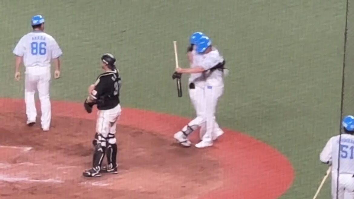 セカンドランナーのネコさんを絶対に還す！魂でスタンドに運んだ源田壮亮2ランホームラン！【西武vsロッテ】2024/9/15 金子侑司引退試合