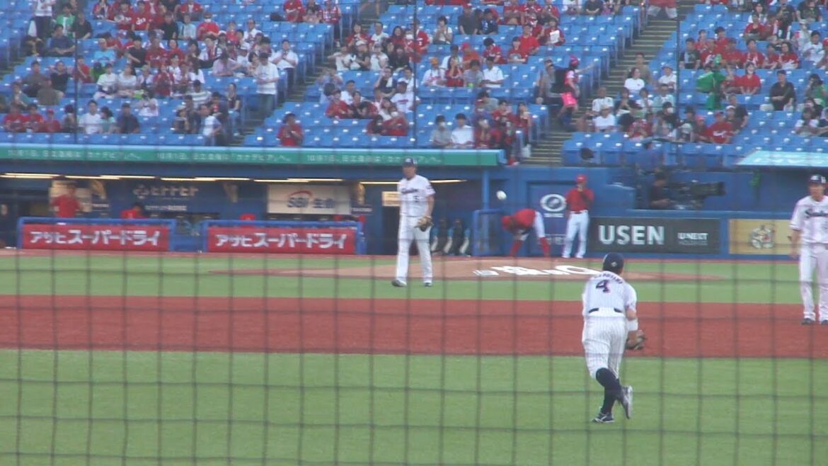 東京ヤクルトスワローズ 外野ライトの守備練習の様子　丸山和郁4・太田賢吾46・増田珠63のバックホーム・中継プレー　ヤクルト vs 広島　2024年8月17日(土) 神宮球場