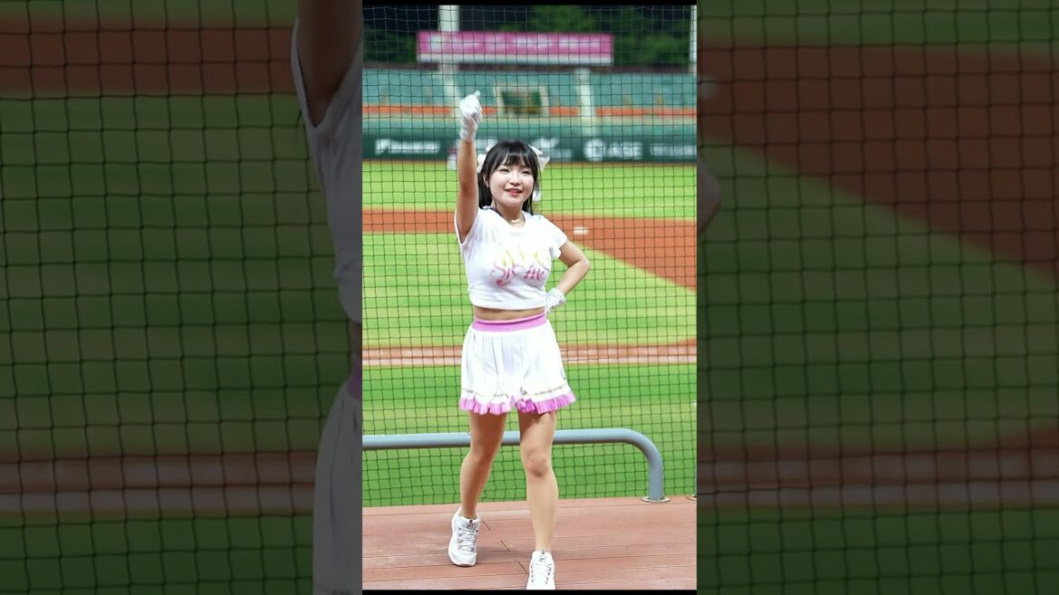 好身材 台鋼練習生 玖玖 王柏融應援 #台鋼雄鷹啦啦隊 台湾プロ野球チア #粒寶樂園 #wingstars #チアリーディングの女の子 안지현 2024/7/12