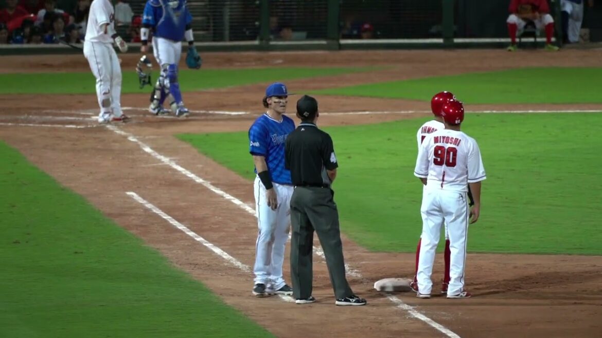 2024年9月15日秋山翔吾選手デッドボールから乱闘騒ぎ・新井貴浩監督激高・マツダスタジアム・広島カープVS横浜DeNAベイスターズ・現地撮影 2024年9月15日秋山翔吾選手デッドボールから乱闘騒ぎ・新井貴浩監督激高・マツダスタジアム・広島カープVS横浜DeNAベイスターズ・現地撮影