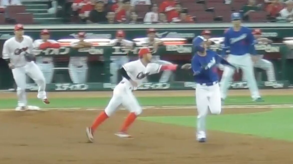 菊池涼介、素早く走者にタッチして、一人ゲッツーを完成させるナイスプレー！2024年9月6日