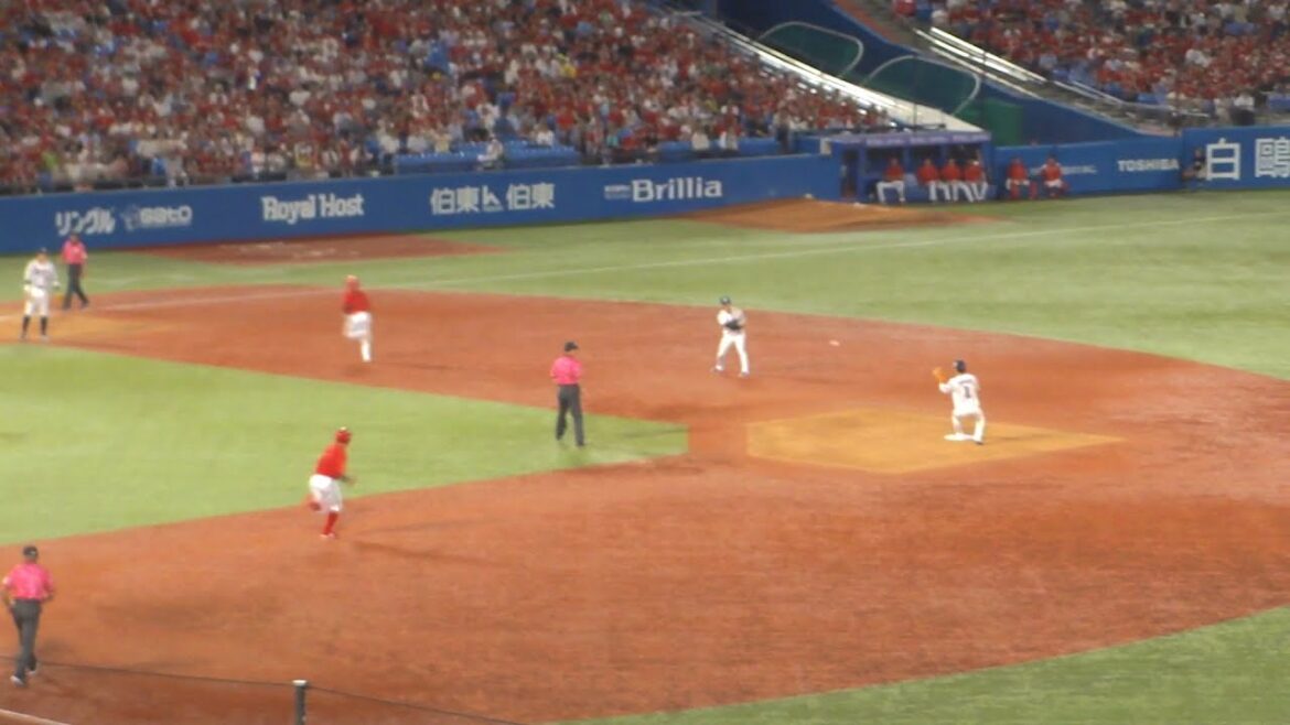 ヤクルト 長岡秀樹のキャッチによる、643のダブルプレー　ヤクルト vs 広島　2024年9月19日(木) 神宮球場