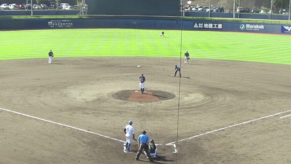 有薗直輝を打ち取るヤクルト阪口皓亮（2024年9月4日 日本ハムファイターズ 対 ヤクルトスワローズ）