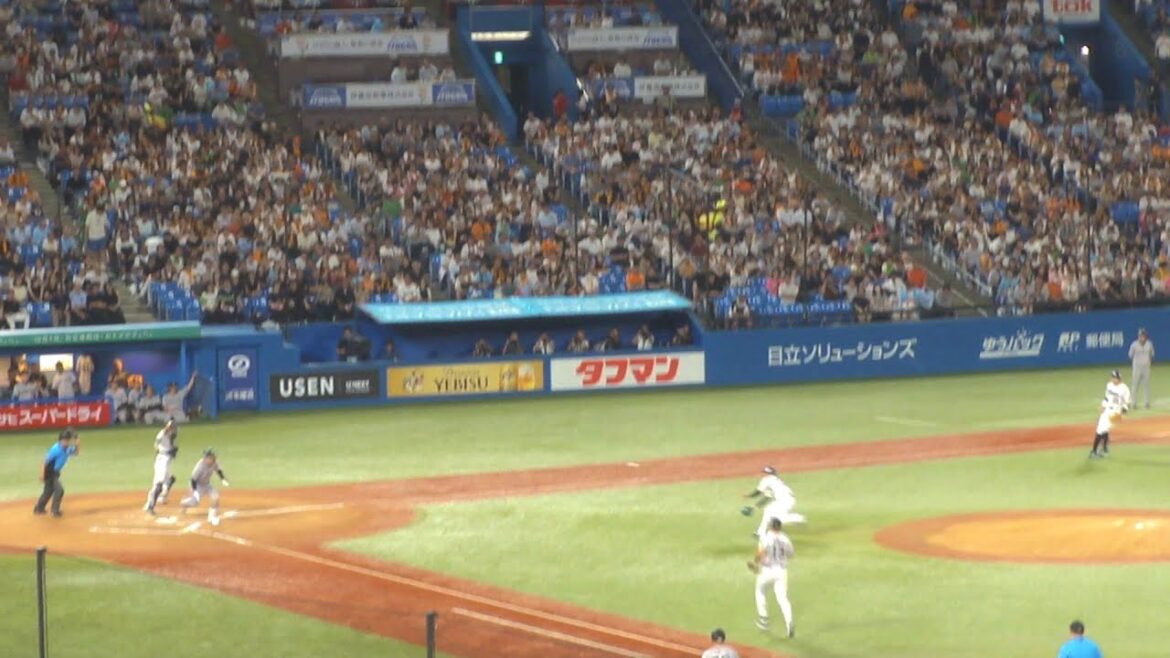 ヤクルト 田口麗斗 ナイスプレー 岸田行倫は送りバント失敗　ヤクルト vs 巨人　2024年8月27日(火) 神宮球場