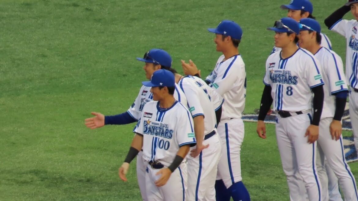 【やらかした？】森唯斗、勝利の出迎えに出遅れ笑われる