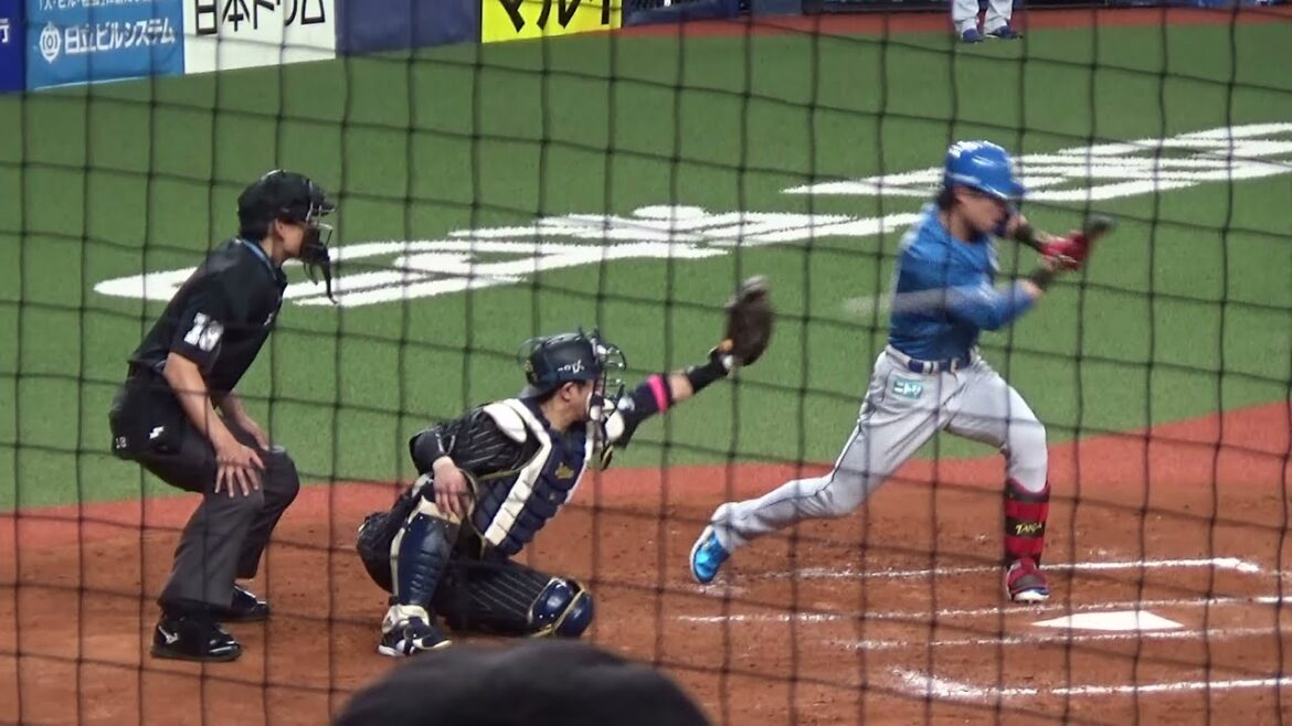【これはスイング？ノースイング？】日本ハム 江越大賀選手が2ストライクからスリーバントを試みるも、一塁塁審にスイングを取られ、空振り三振に倒れてしまう【2024.9.22 オリックス vs 日本ハム】
