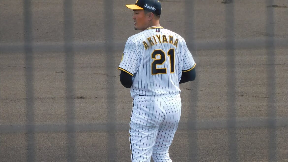 【特大の1発】リチャード 引退登板の秋山から特大のツーランホームランを放つ