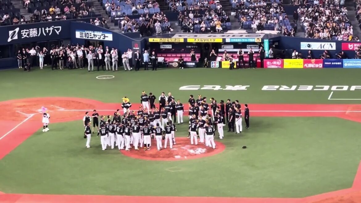 【福岡ソフトバンクホークス優勝の瞬間】小久保監督胴上げ！！4年ぶり20度目のリーグ制覇！！おめでとう！！