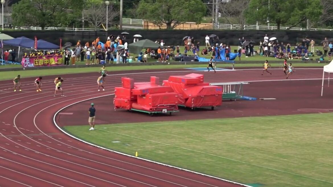 20240928154319宮崎地区中学秋季共男4×100ｍＲ決3組 大淀中45"88：土岐 太河(1)・足立航太郎(2)・村上 楓峨(2)・牧野 太一(2)