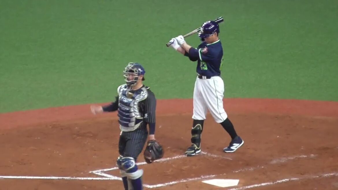 青木 宣親　バットを折りながらも先制タイムリーヒット　#東京ヤクルトスワローズ