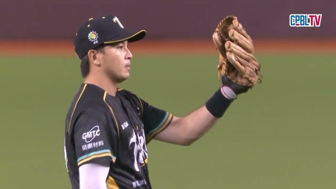 09/28 台鋼 VS 統一 九局下,吉田一将連續三天出賽,照樣完成三上三下,快意守住台鋼勝利 09/28 台鋼 VS 統一 九局下,吉田一将連續三天出賽,照樣完成三上三下,快意守住台鋼勝利